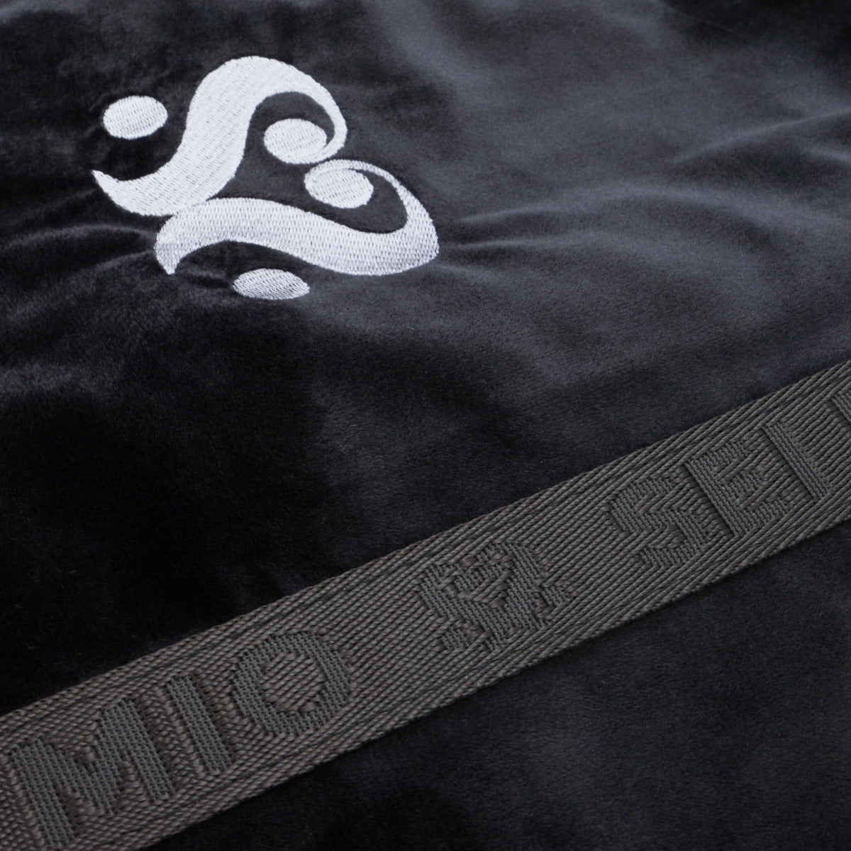 SEI MIO - Velvet Duffle Bag - Black